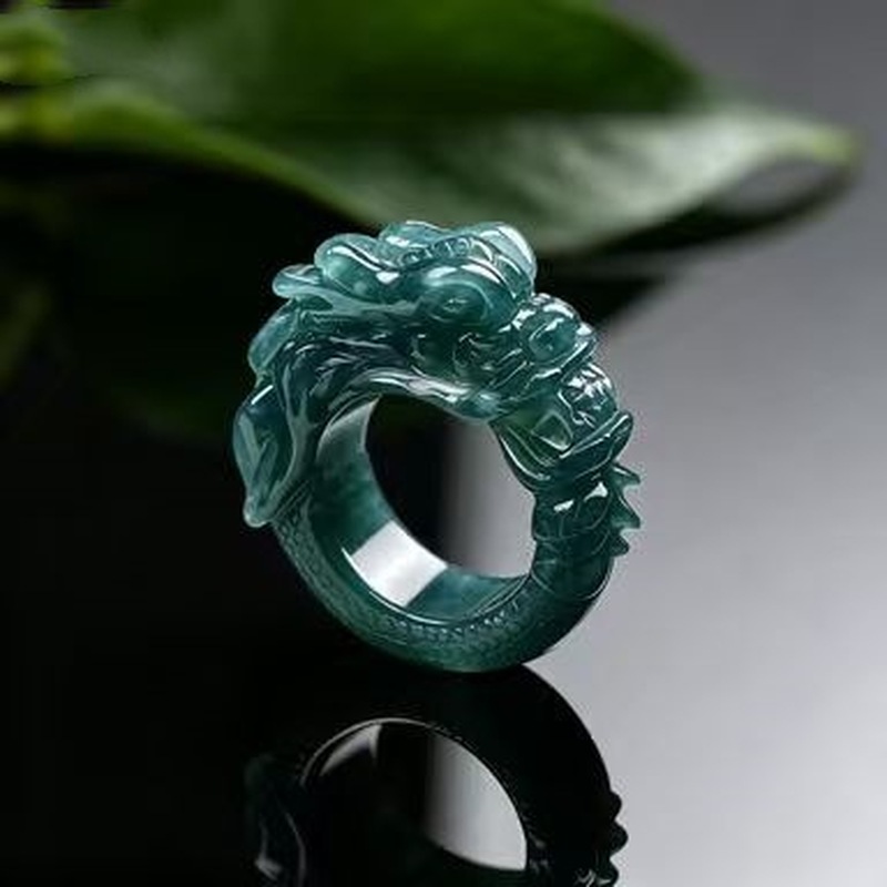 Rings - Jadeiet ring van A-kwaliteit, met een
