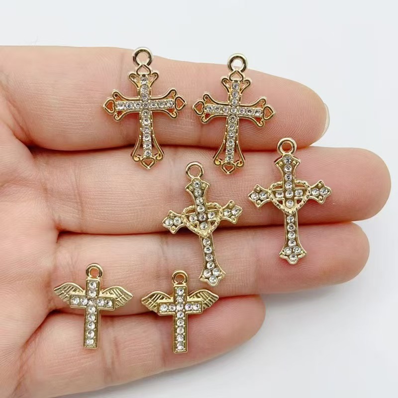 10 stuks diamanten bezette gou - Cross Pendant Necklace Gold recensie en prijs