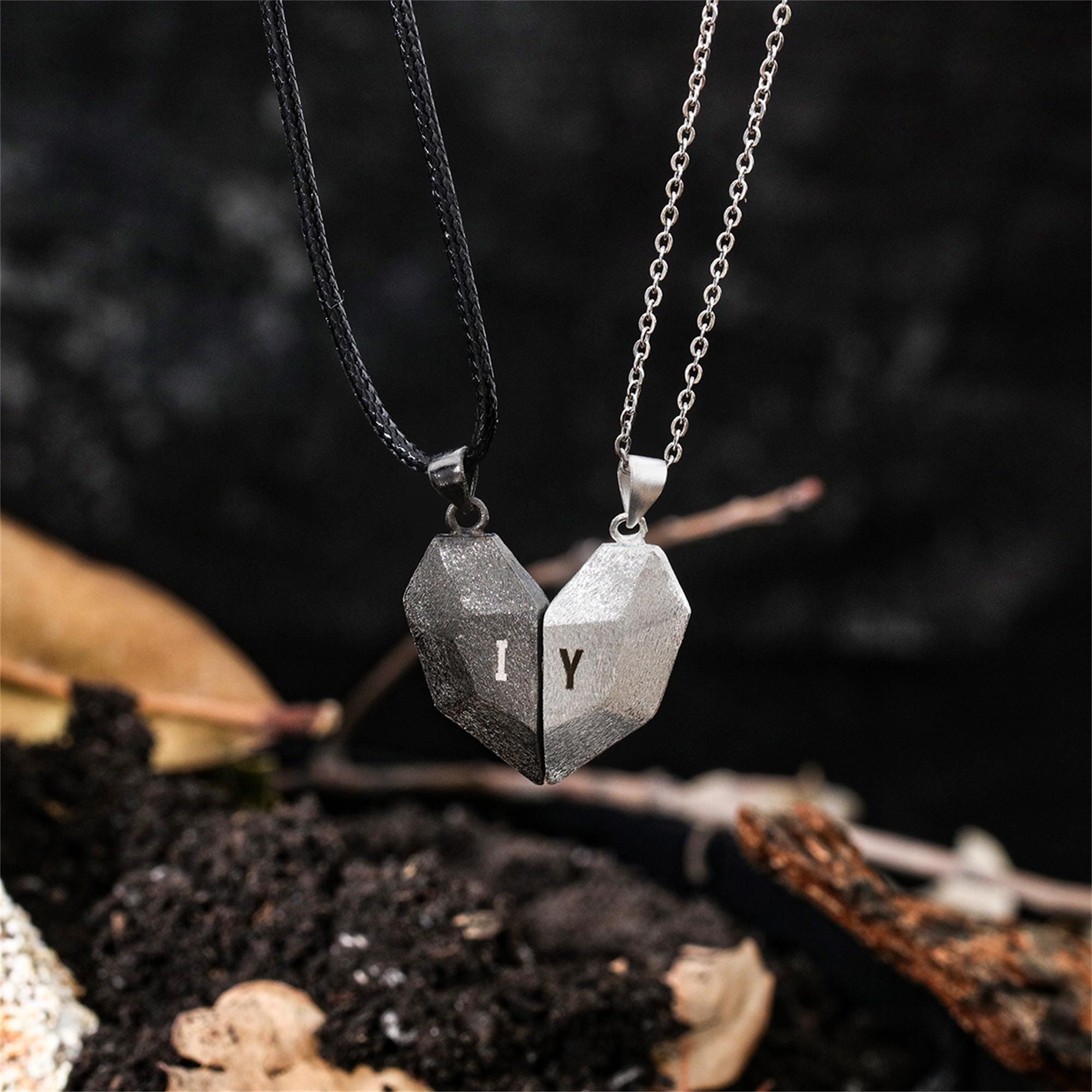 Gepersonaliseerde magnetische  - Magnetic Couple Matching Necklaces recensie en prijs
